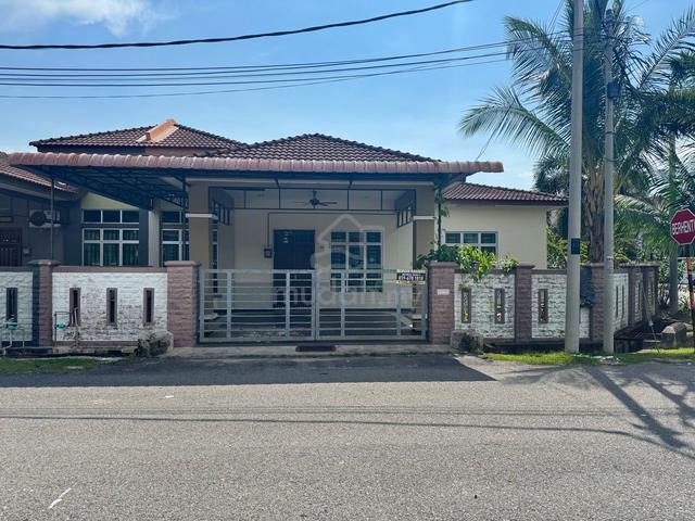 5 BILIK! Semi-D Single Storey Taman Merlimau Perdana, Melaka 1