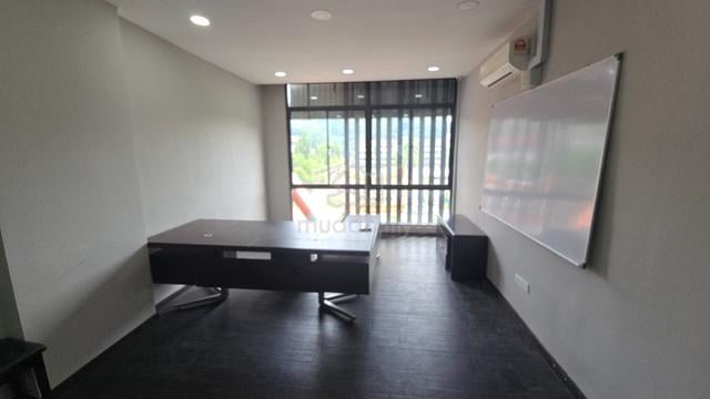 Pejabat Fully Renovated – Icon Residence 1