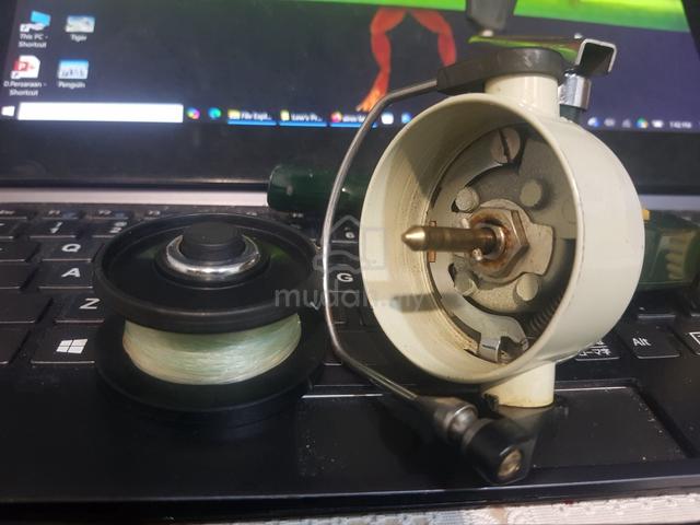 Vintage Sweden Made Zebco Cardinal 4 Fishing Reel - photo 6 of 6
