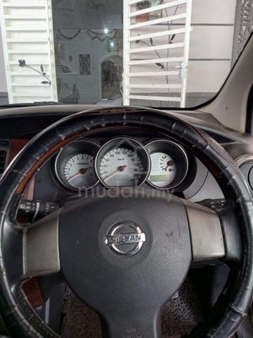 2012 Nissan GRAND LIVINA 1.8 PREMIUM/AUTECH MC - 3