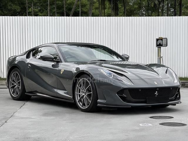 2019 Ferrari 812 Superfast MEGA SPEC,LOW MILEAGE - 1
