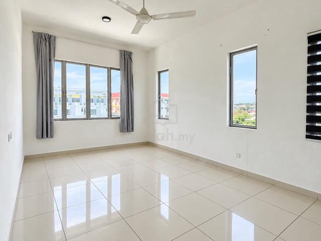 Townhouse Upper Unit @ Casa Utopia at Sungai Dua, Butterworth for Rent 1