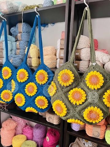 beautiful handmade shoulder bag  - photo 3 of 6