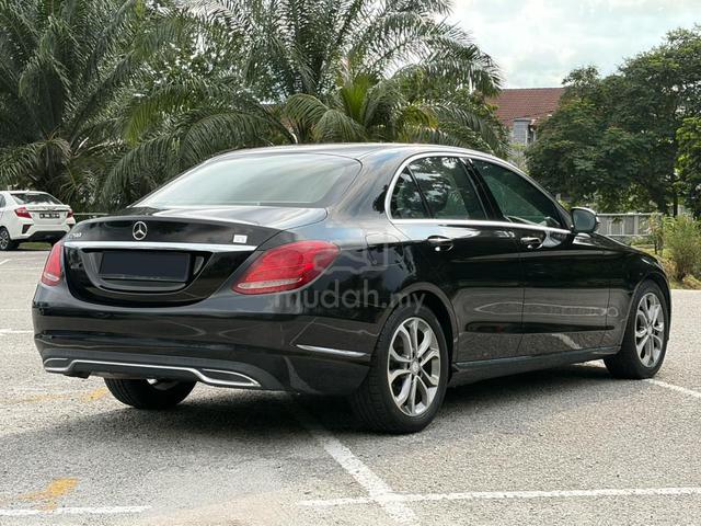 30K KM W205 C200 AVANTGARDE 2.0 2015 Mercedes Benz - 2