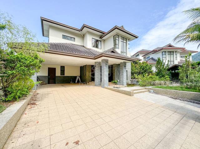 STUNNING 4 Storey Bungalow Taman Bukit Melawati KL With Swimming Pool 1