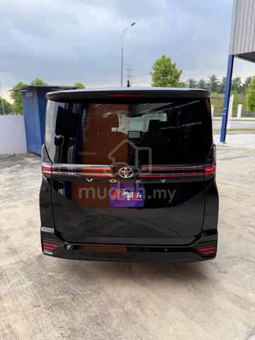 2022 Toyota VOXY 2.0 S-Z (A) - 4