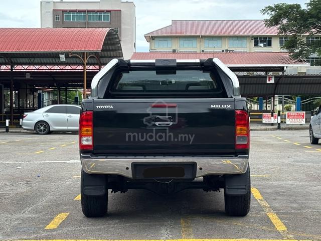 2010 Toyota HILUX D/CAB 2.5 STD (M) - 4
