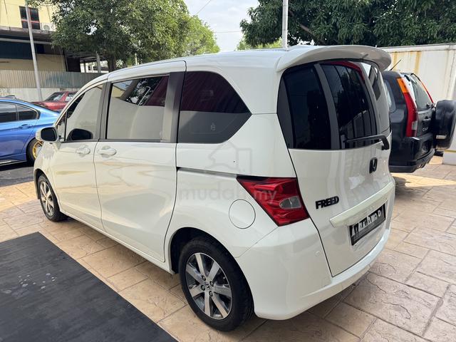 2010 Honda FREED 1.5 E (A) - 3