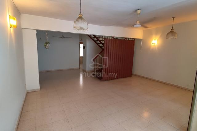 【WELL MAINTAINED + NO Split Level】Taman Connaught Cheras House 22'x75' 1