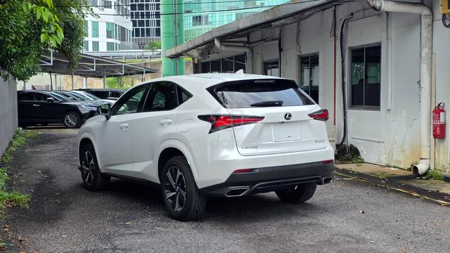 GRADE 5 2021 Lexus NX300 2.0 SPICE & CHIC 4CAM BSM - 2