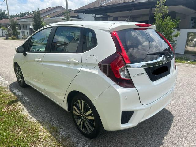 2015 Honda JAZZ 1.5 V (A) - 4