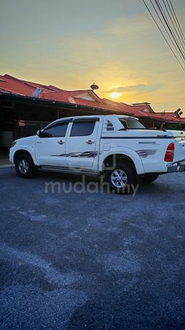 2012 Toyota HILUX 2.5 G (M) - 1