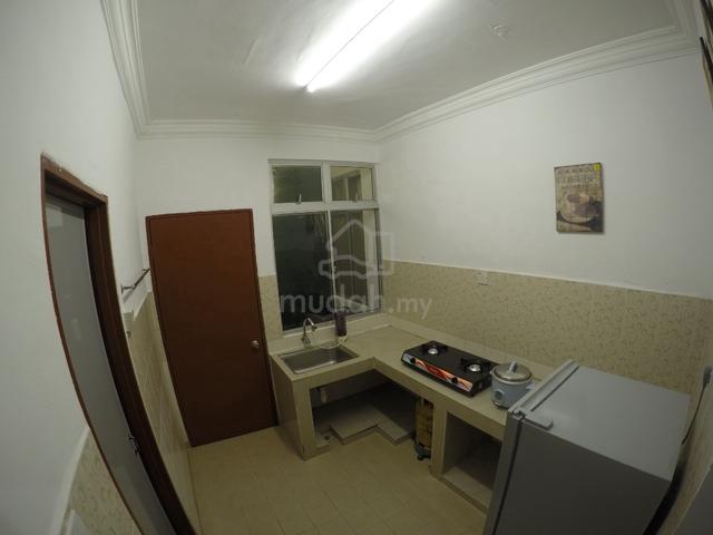 Queen Room Ladies Only at Angkasa Apartment Ph1, Menggatal 7 flr 4