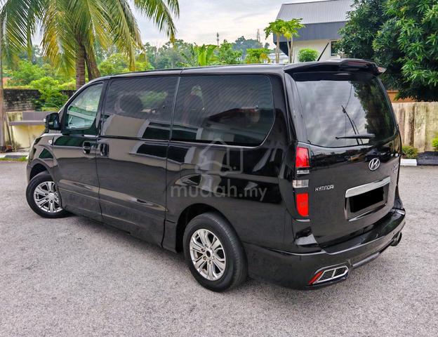 2017 Hyundai GRAND STAREX 2.5 FACELIFT (A) PREMIUM - 2