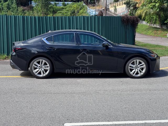 2022 6K KM RED INT 3LED BSM Lexus IS300 2.0 IS 300 - 4