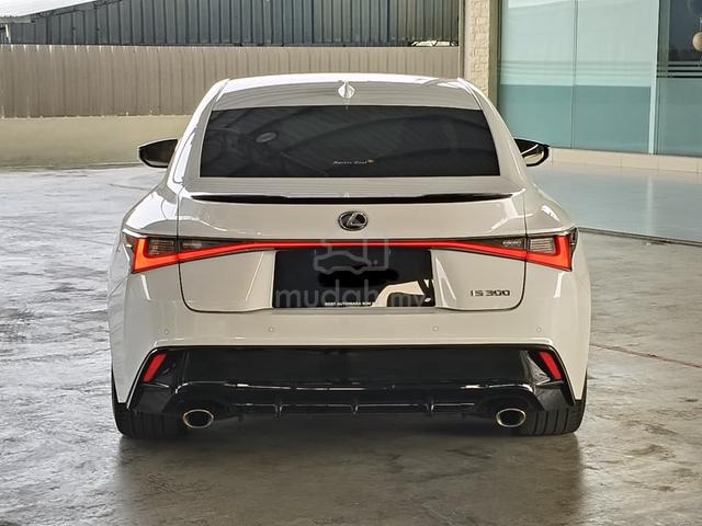2023 Lexus IS300 2.0 F-SPORT (A) 17K KM - 4