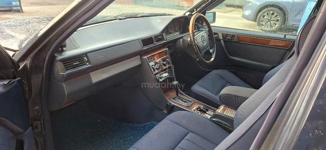1995 Mercedes Benz 230TE 2.3 (A) - 5