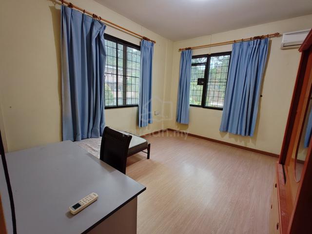 Corner Room at Taman Permaisuri 1