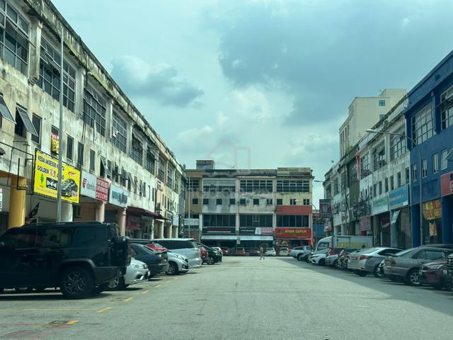 3 sty Shoplot Bandar Country Homes Bch Rawang Kota Emerald Rawang 1