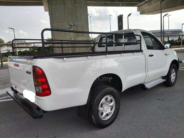 2011 Toyota Hilux 2.5 (M) Single Cab 4WD - 3