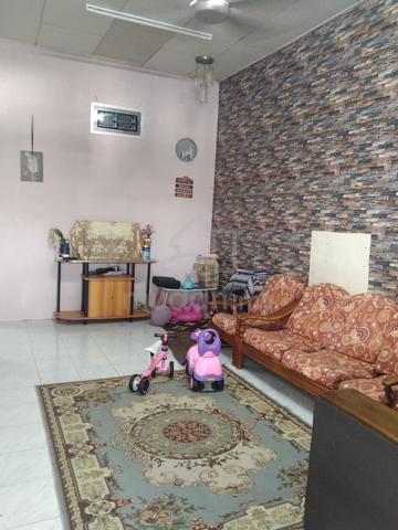 3 ROOMS 2 BATHROOMS Single Storey Terrace Taman Kempas For Sale 1