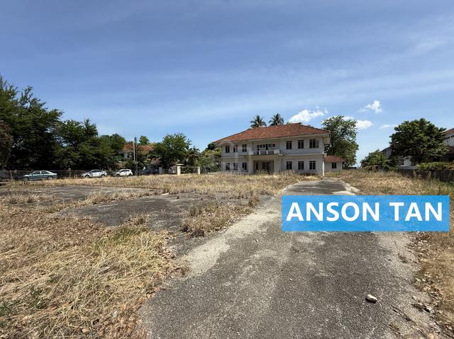 Prime Detached Bungalow, 31,905sf, Main Road Frontage, Georgetown 1
