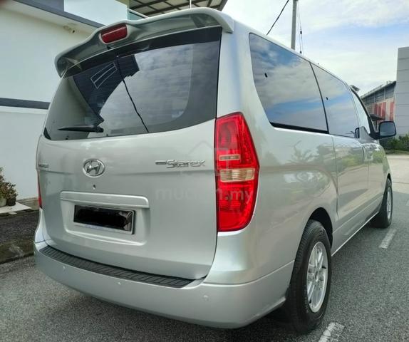2010 Hyundai GRAND STAREX 2.5 (A) - 4