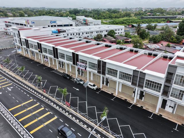 Near Metro & C-Mart Shop Lot For Rent 1
