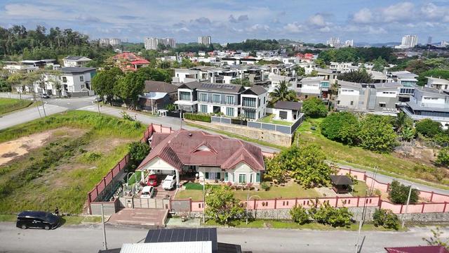 BIG LAND ! 1-Storey Bungalow , Jln Seri Budiman, Bdr Mahkota Cheras 1