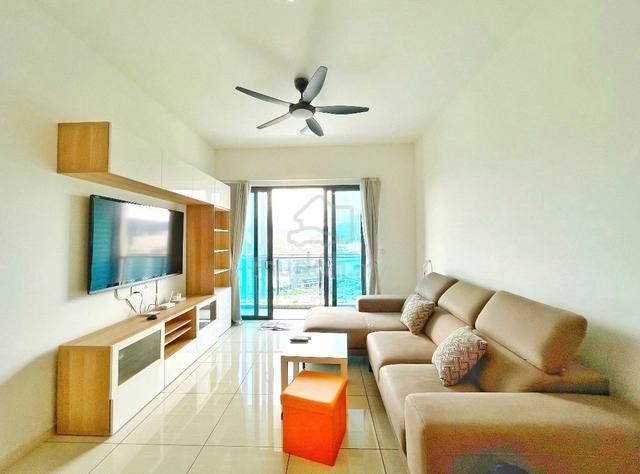 Queens Residences Q1 @ Queens Waterfront 1