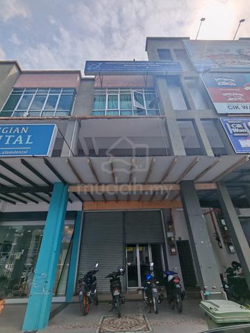 Three Storey Shoplot @ Hutan Melintang, Perak 1