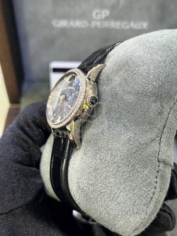 Girard-Perregaux Year 2018 Cat’s Eye Blue Start - photo 3 of 4