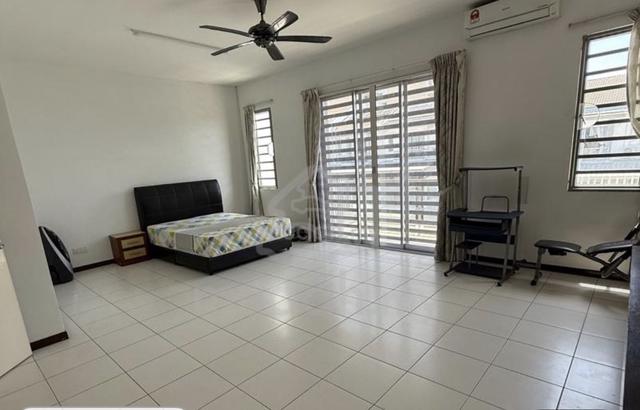 Big Master bedroom 1