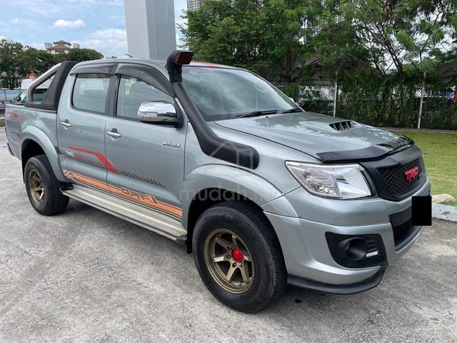 2015 Toyota HILUX 2.5 G TRD SPORTIVO (A) - 2