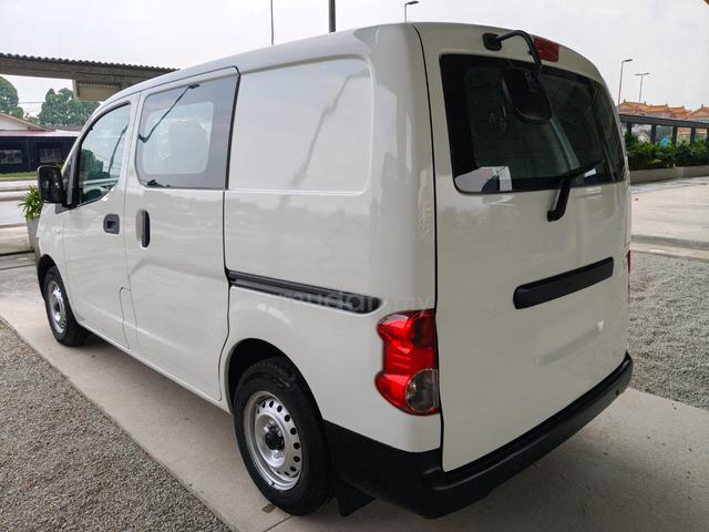 2013 Nissan NV200 1.6 (M) Semi Panel Van - 5