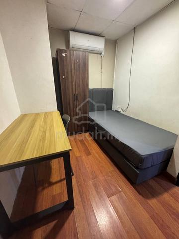 JB Town Room For Rent Walking to CIQ JB 1