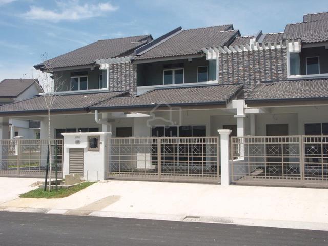 CHEAPEST!! 2-storey house @Ayuprima, Setia Alam for rent 1