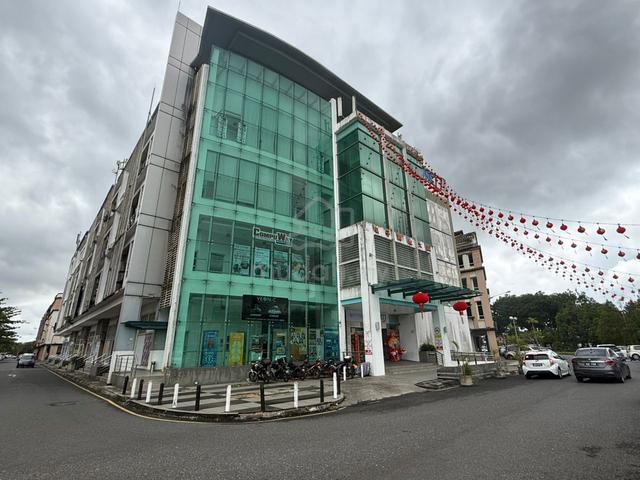 [-34%] One TJ ICT Shopping Complex, Kuching- 10 min to Kuching Airport 1