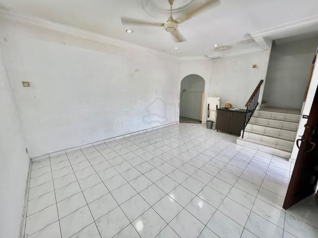 Bercham Double Storey Empty House For Rent 2