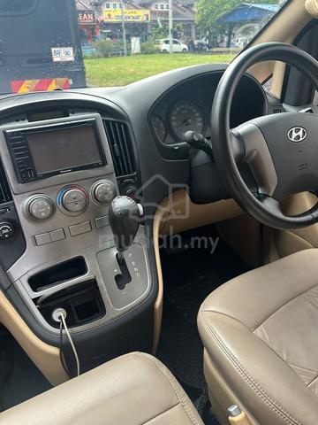 2010 Hyundai GRAND STAREX 2.5 ROYALE (A) - 3