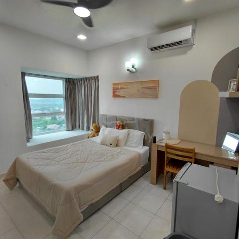 Master n Medium Room Walk 9min to LRT Access to Bukit Jalil Sri Petali 1