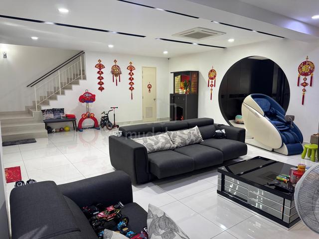 Fully Ranovated 3 Storey Corner House Ambang Botanic 2 Klang  For Sale 1