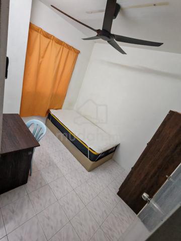 Room tanjung Tokong Taman kristal 1