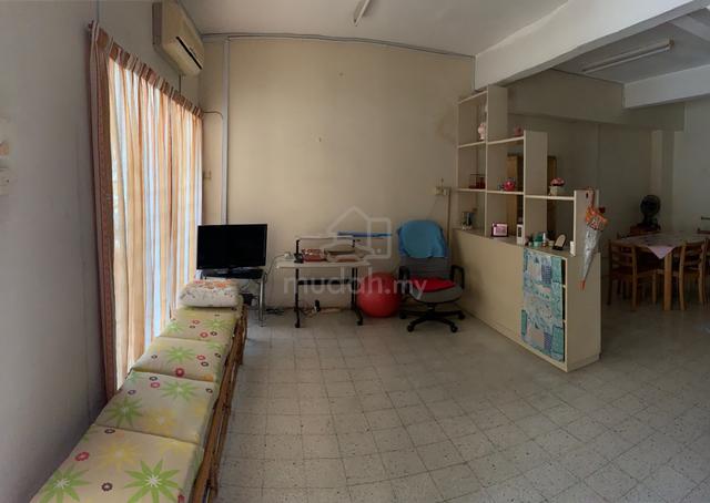 (Freehold/Kitchen Extend)2 Storey Tmn Universiti Indah Seri Kembangan 1