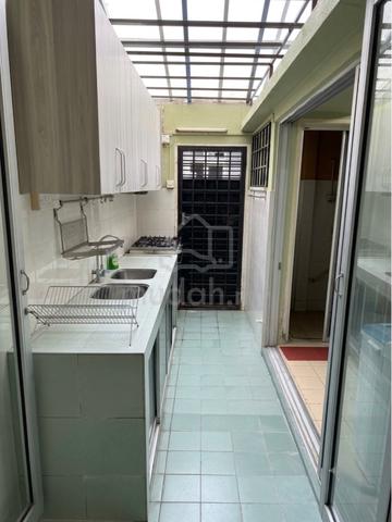 USJ 9 Rumah Teres Dua Tingkat (intermediate) Untuk Di Jual 1