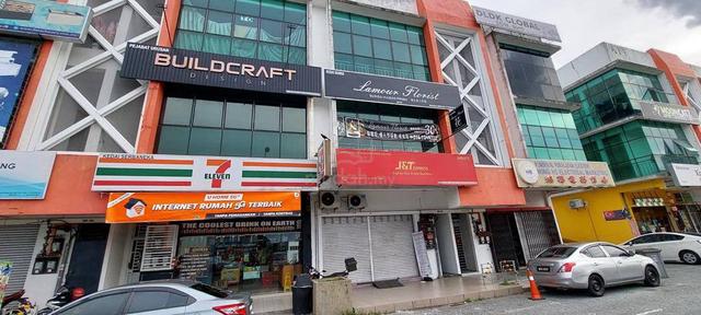 Uda Utama 3 Storey Shop Lot Facing Main Road 1