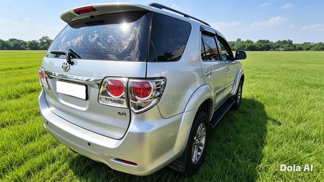 2013 Toyota FORTUNER 2.7 V (A) petrol - 5