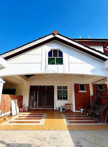 1.5 Storey For Sale @ Tmn Pelangi Indah/ Jln Ayu/ Ulu Tiram 1