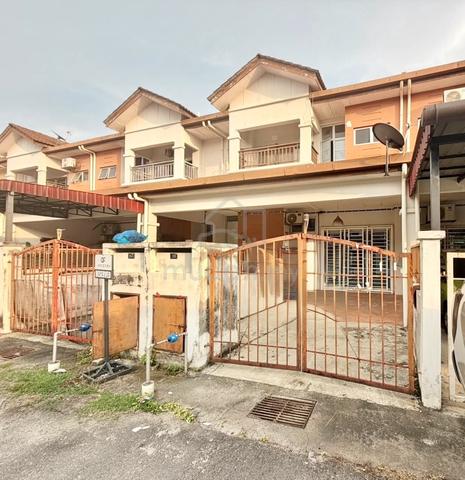 Ground Unit Townhouse Taman Seri Alam Saujana Utama Sungai Buloh 1