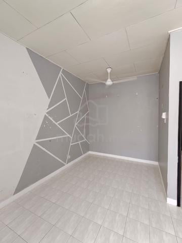 Kulai ioi double storey townhouse woth swimming pool gated guarded 1